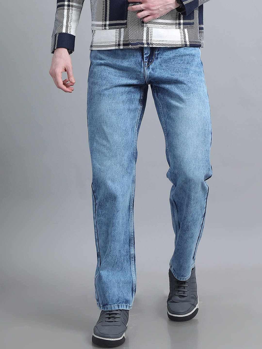 

The Roadster Lifestyle Co Men Pure Cotton Relaxed-Fit Mid-Rise Jeans, Blue