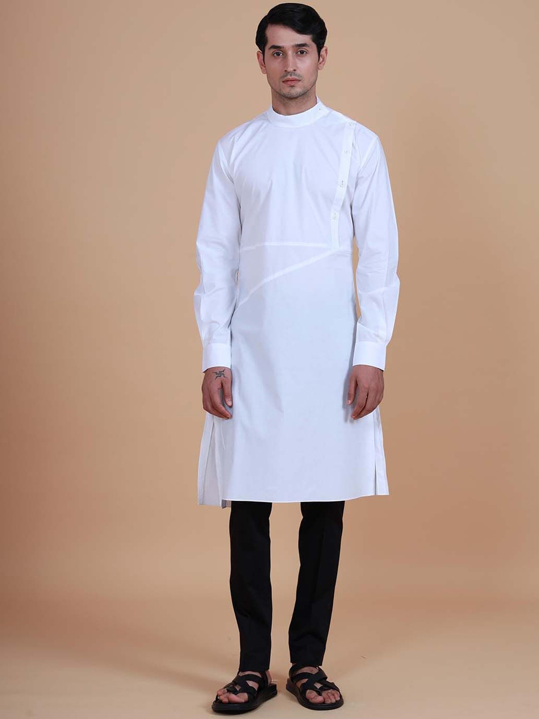 

RR Blue Men Colourblocked Thread Work Kurta, White