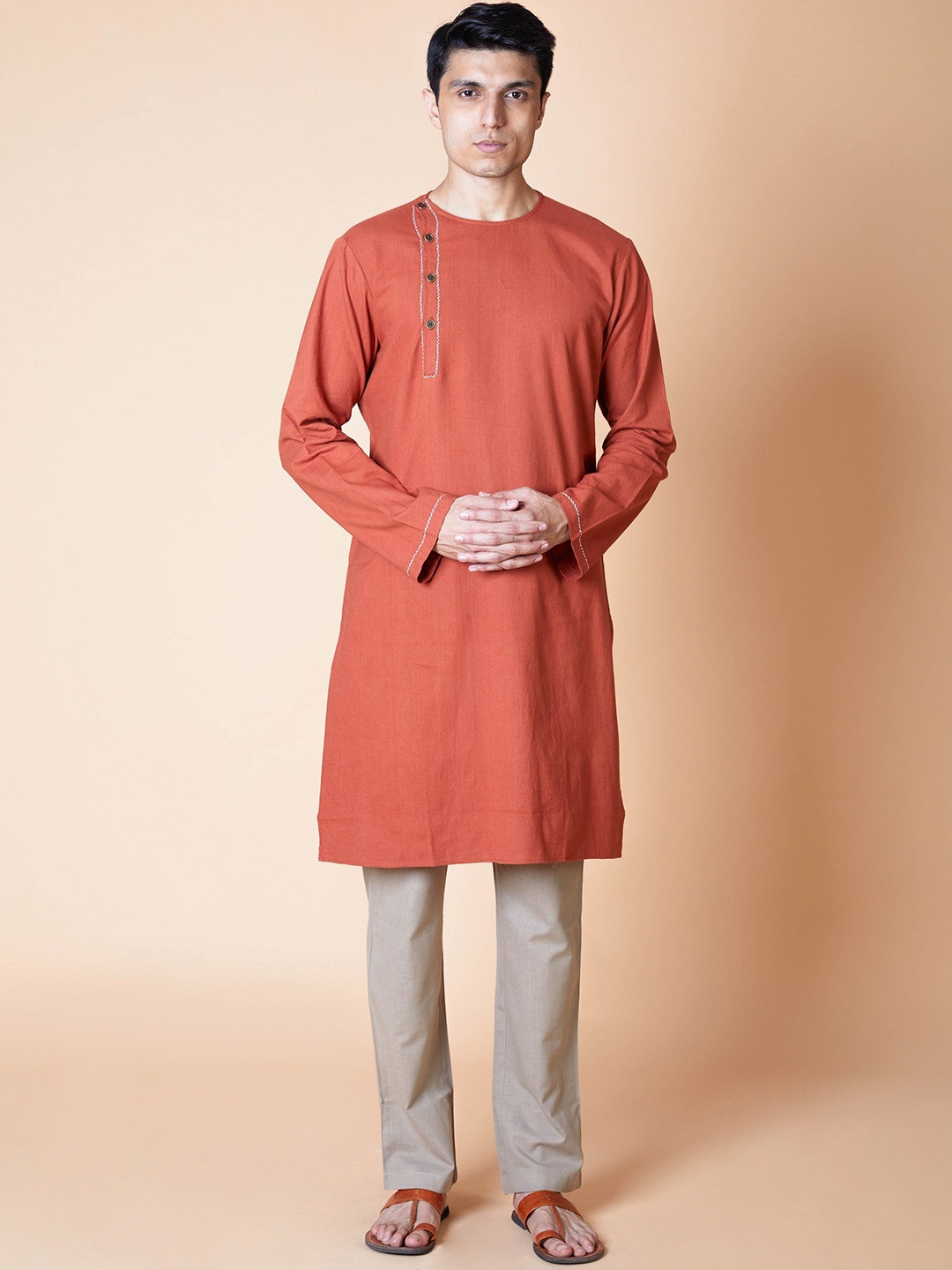

Ekmatra Men Thread Work Khadi Handloom Kurta, Rust