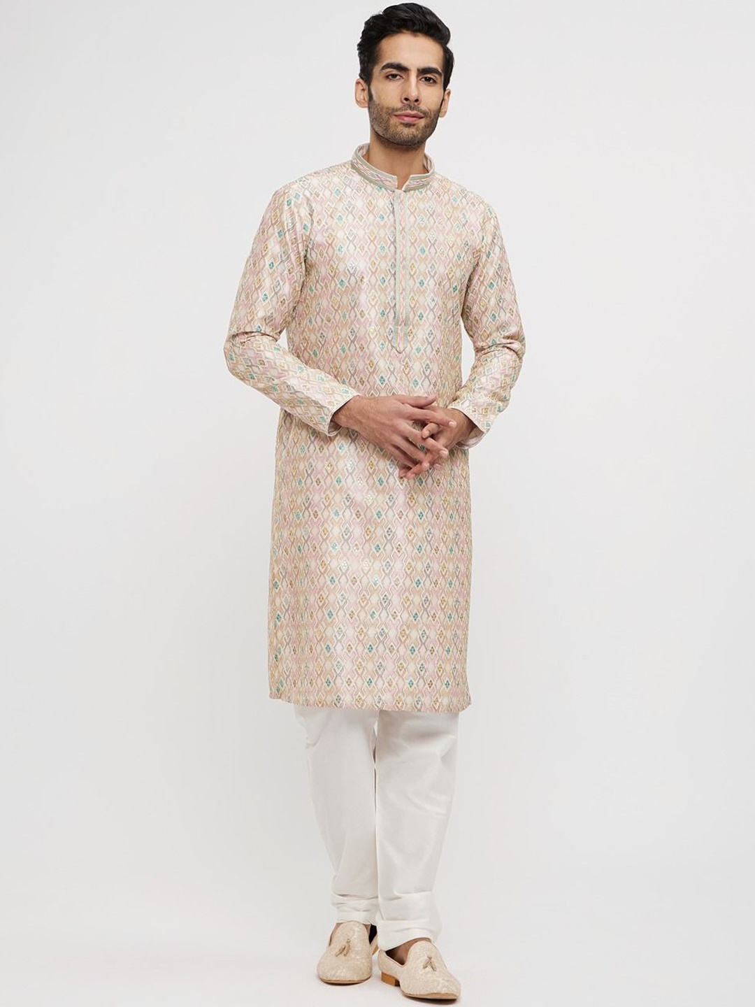 

Twamev Men Embroidered Regular Thread Work Kurta with Trousers, Pink