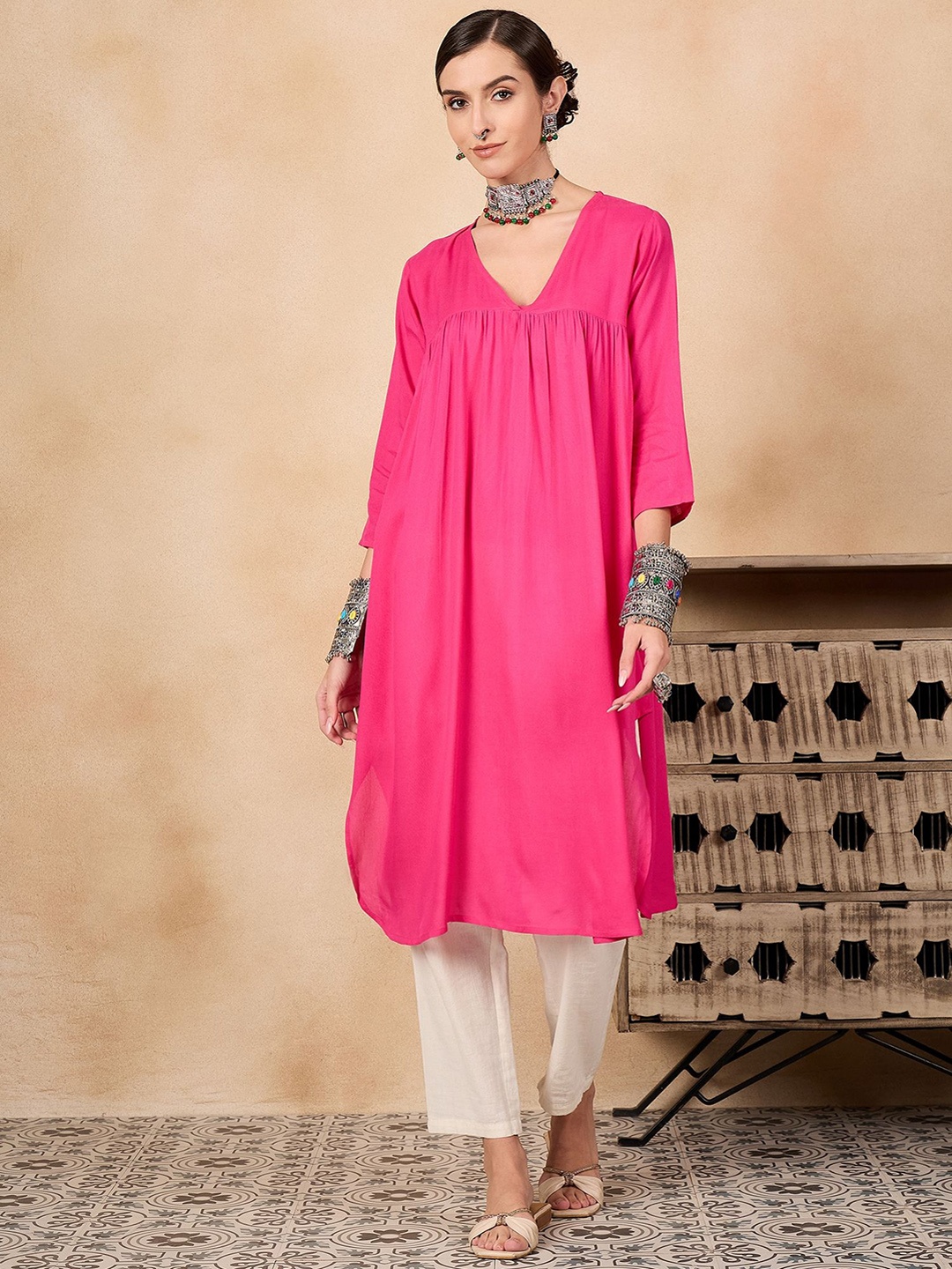 

InWeave Women Thread Work Kurta, Fuchsia