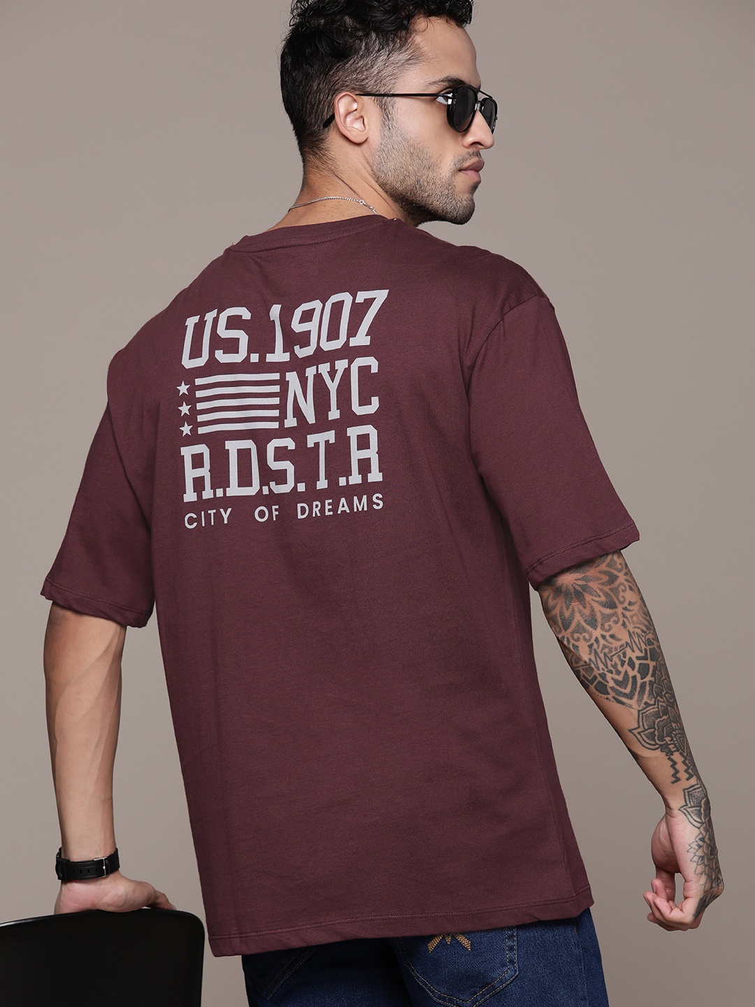 

The Roadster Lifestyle Co. Typography Printed Drop-Shoulder Sleeves Pure Cotton T-shirt, Burgundy