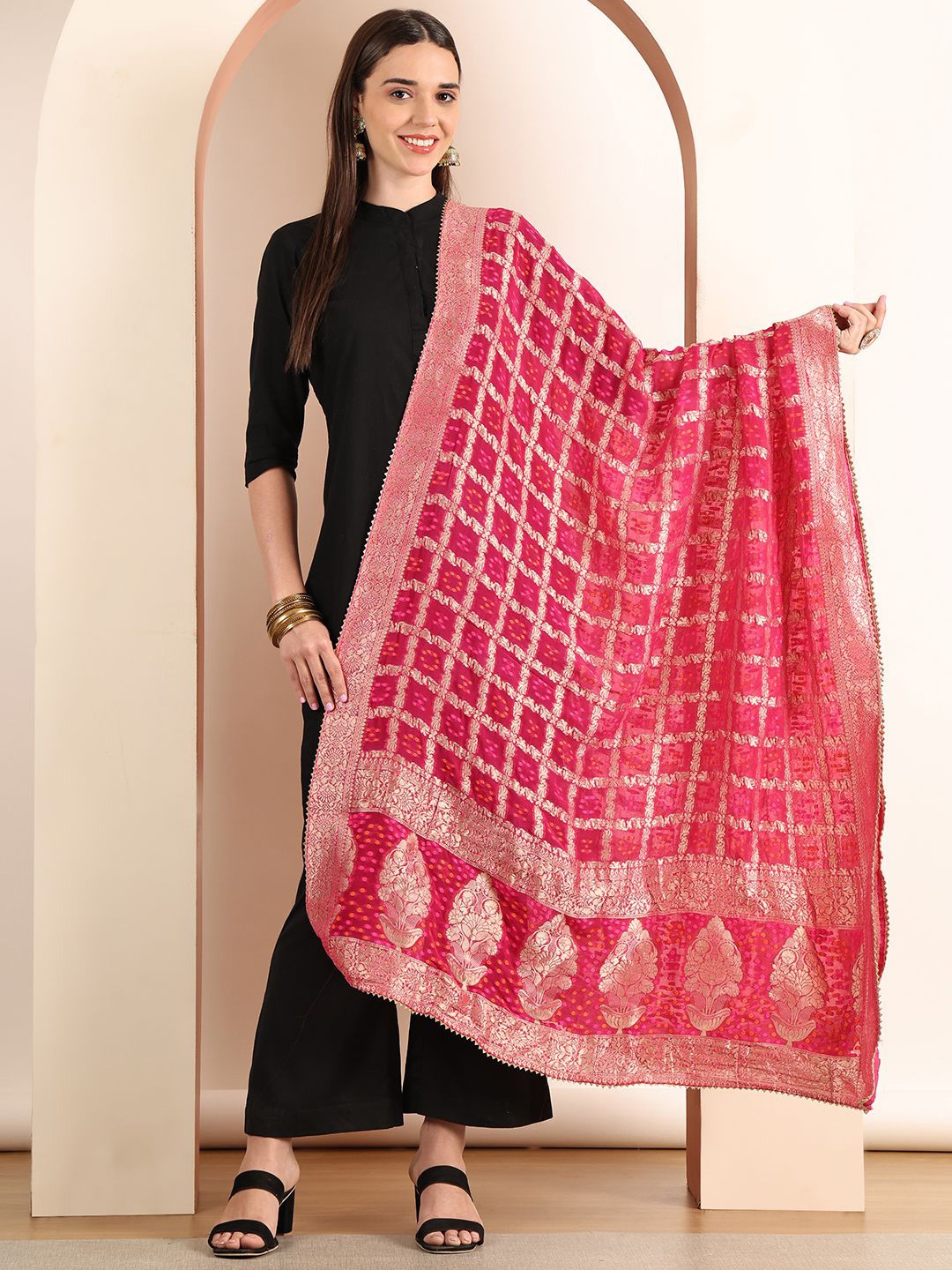 

SOUNDARYA Woven Design Bandhani Dupatta, Pink