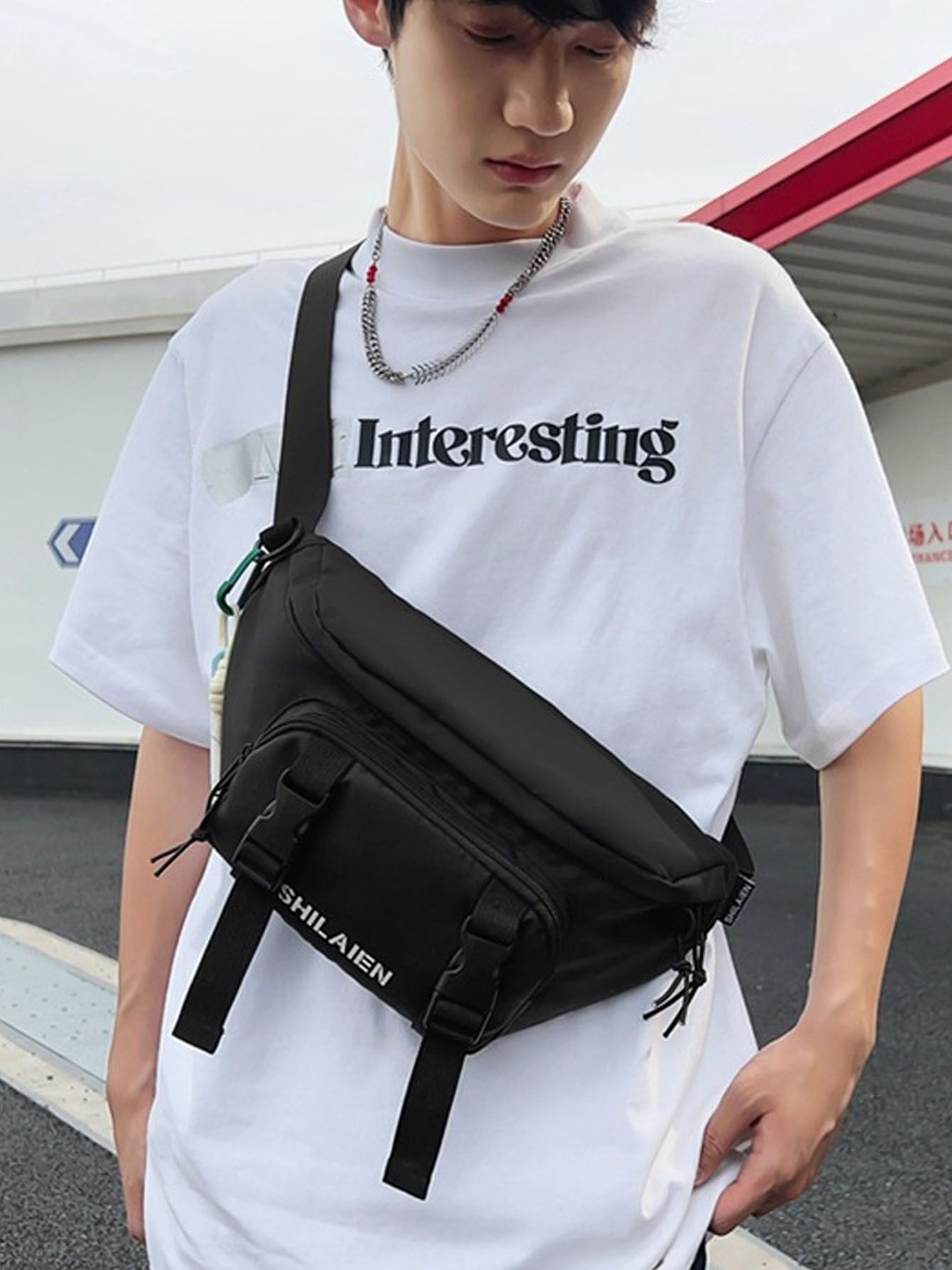 

StyleCast Black Men Solid Stylish Crossbody Bag