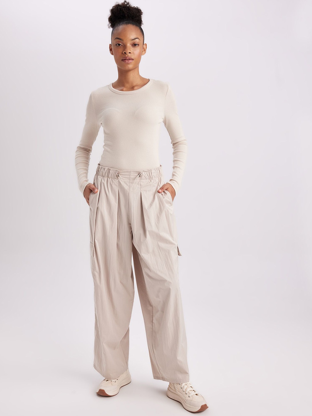 

DeFacto Women Trousers, Na