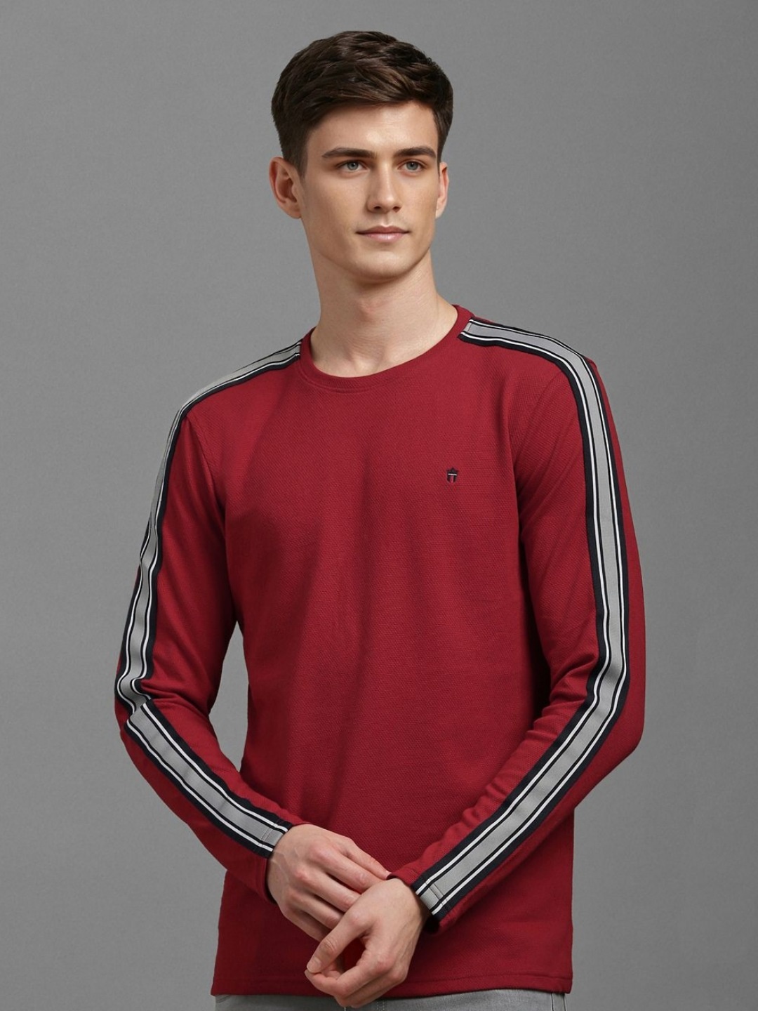 

Louis Philippe Sport Men Slim Fit T-shirt, Red