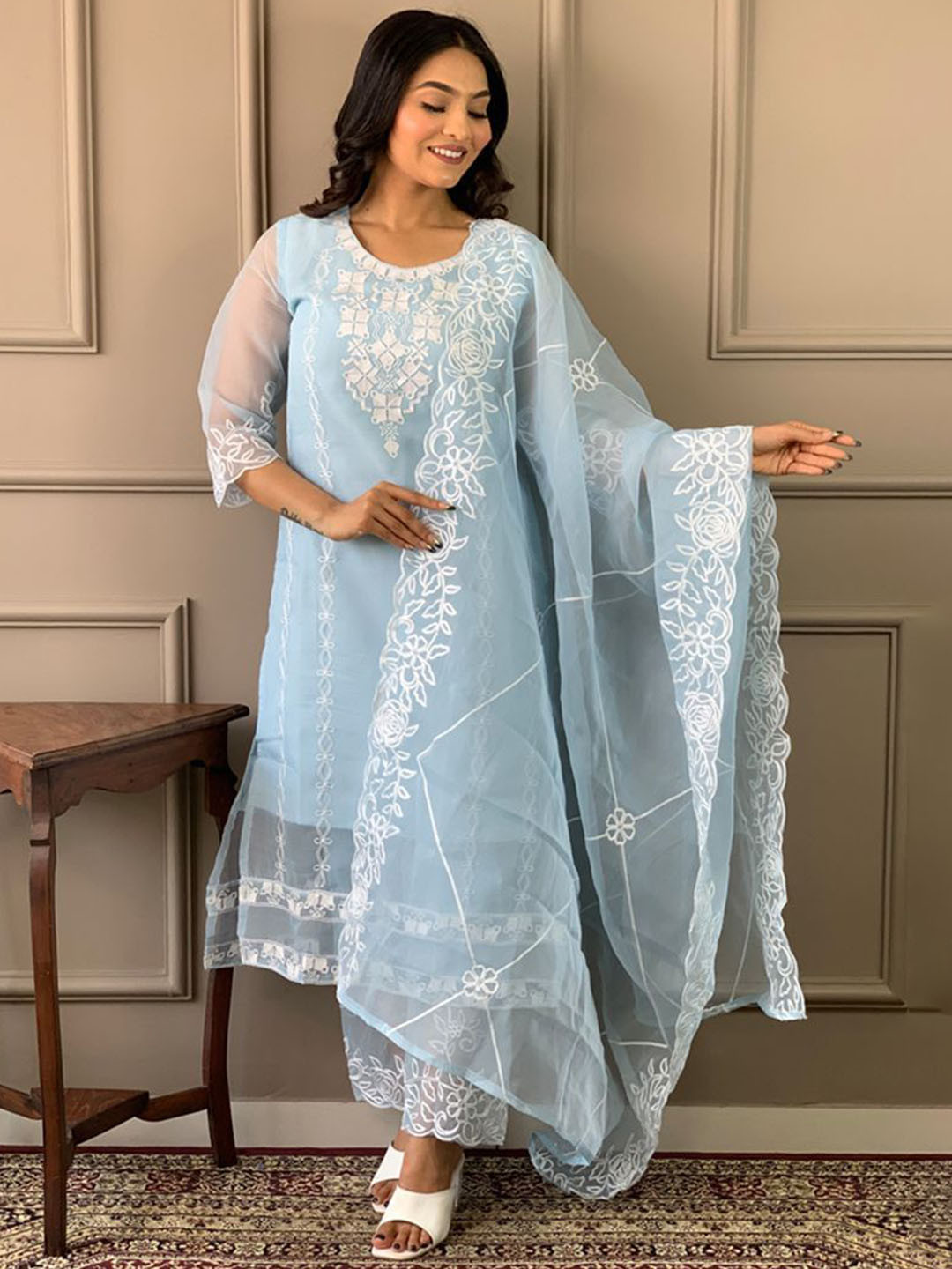 

Jinax Women Floral Embroidered Regular Thread Work Kurta with Trousers & With Dupatta, Blue
