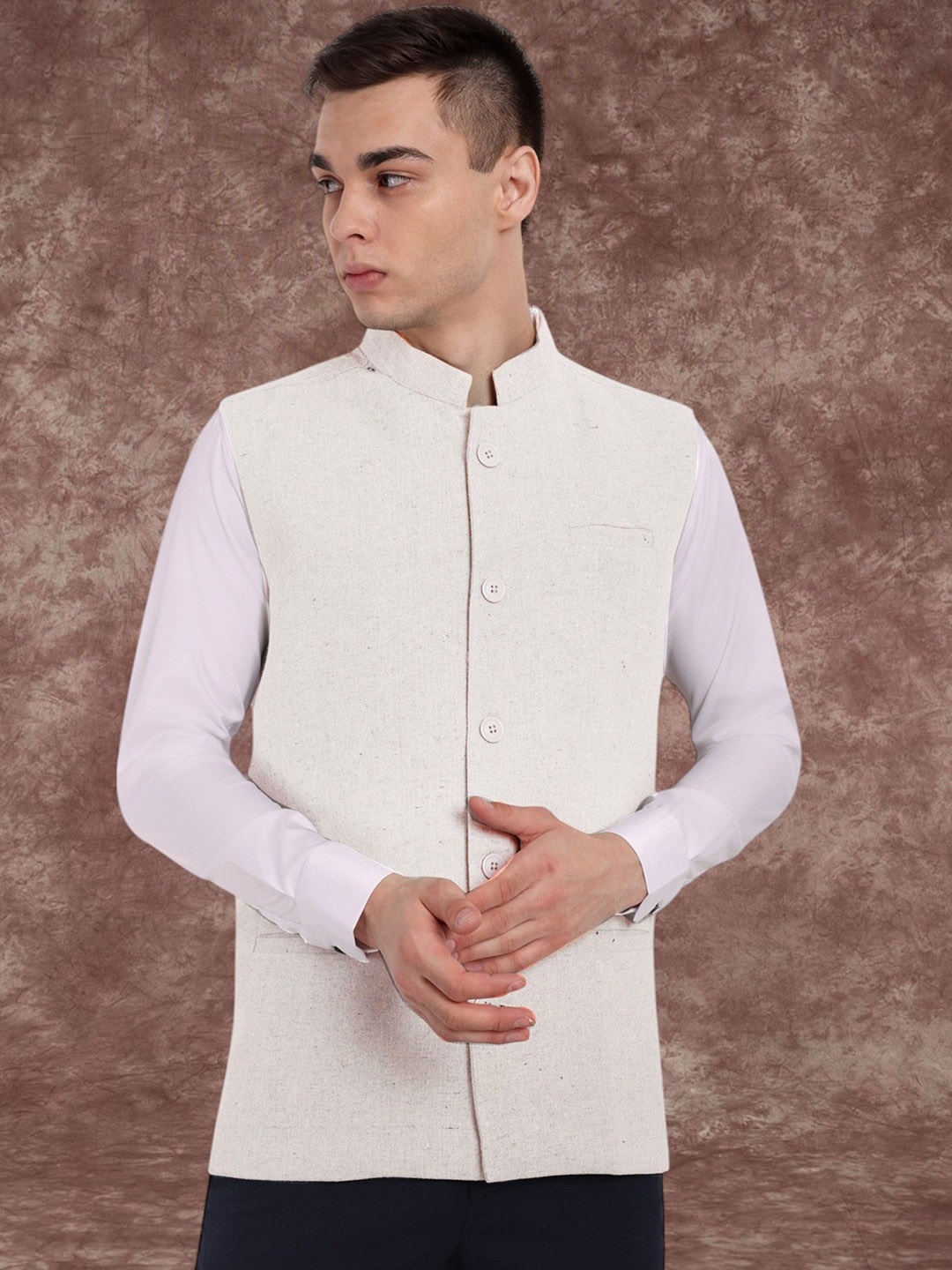 

SKAVIJ Men Mandarin Collar Nehru Jacket, Off white