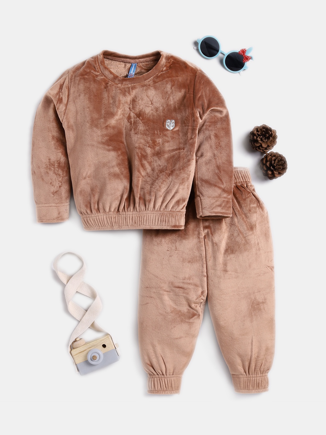 

Here&Now X Game Begins Boys Velvet Sweatshirt with Joggers, Beige