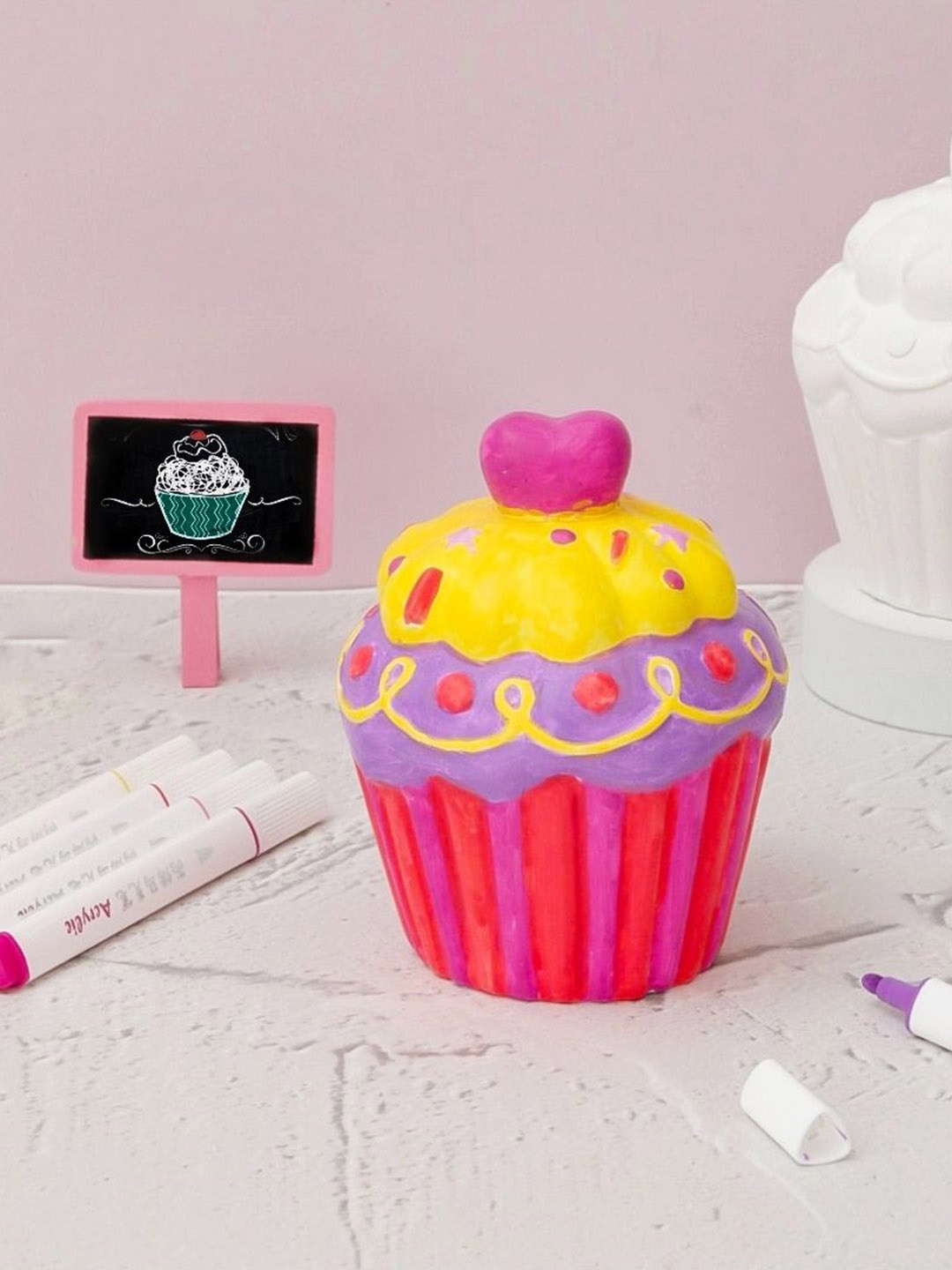 

Yellow Bee Girls Colourme Ceramics DIY Colour & Display Model Cupcake, Pink