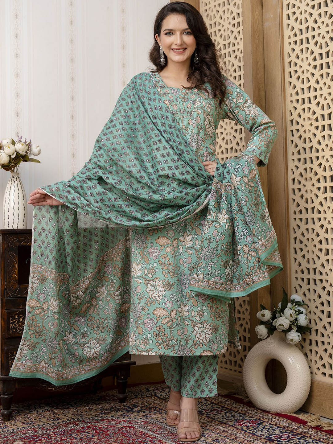 

ERISHA Women Floral Printed Regular Beads and Stones Pure Cotton Kurta with Trousers & With Dupatta, Green