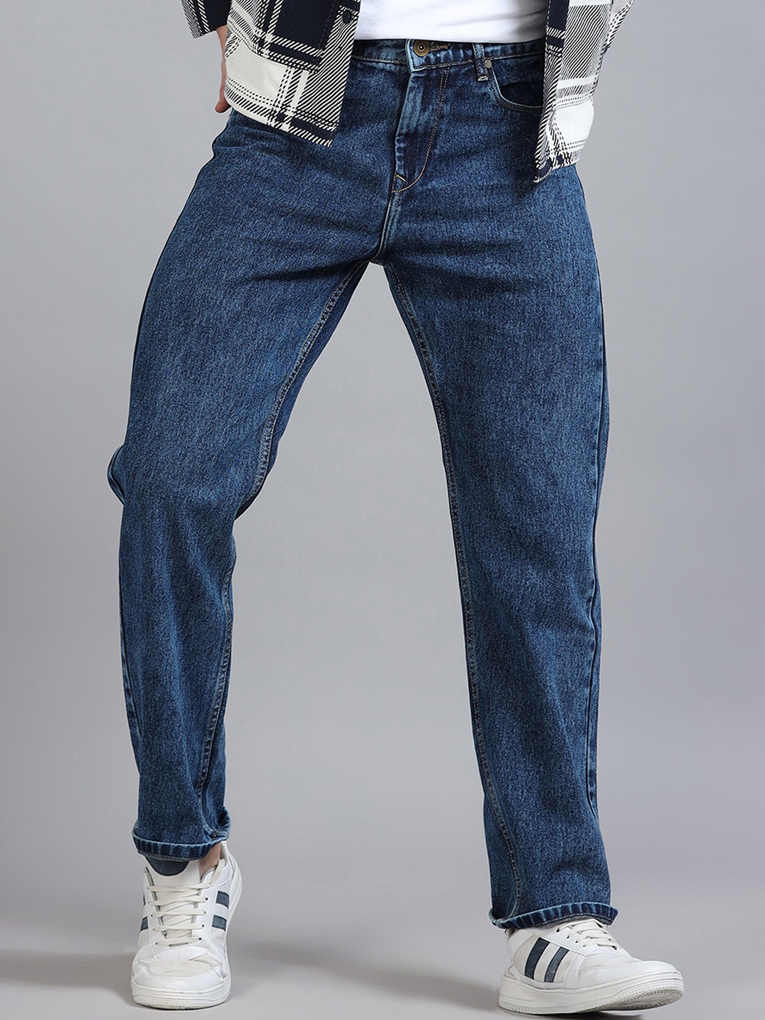 

The Roadster Lifestyle Co Men Pure Cotton Relaxed-Fit Mid-Rise Jeans, Blue