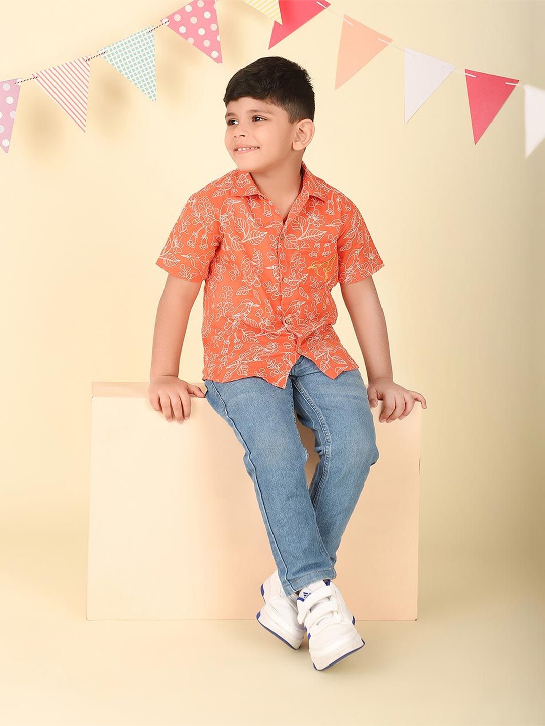 

Fabindia Boys Opaque Printed Casual Shirt, Orange