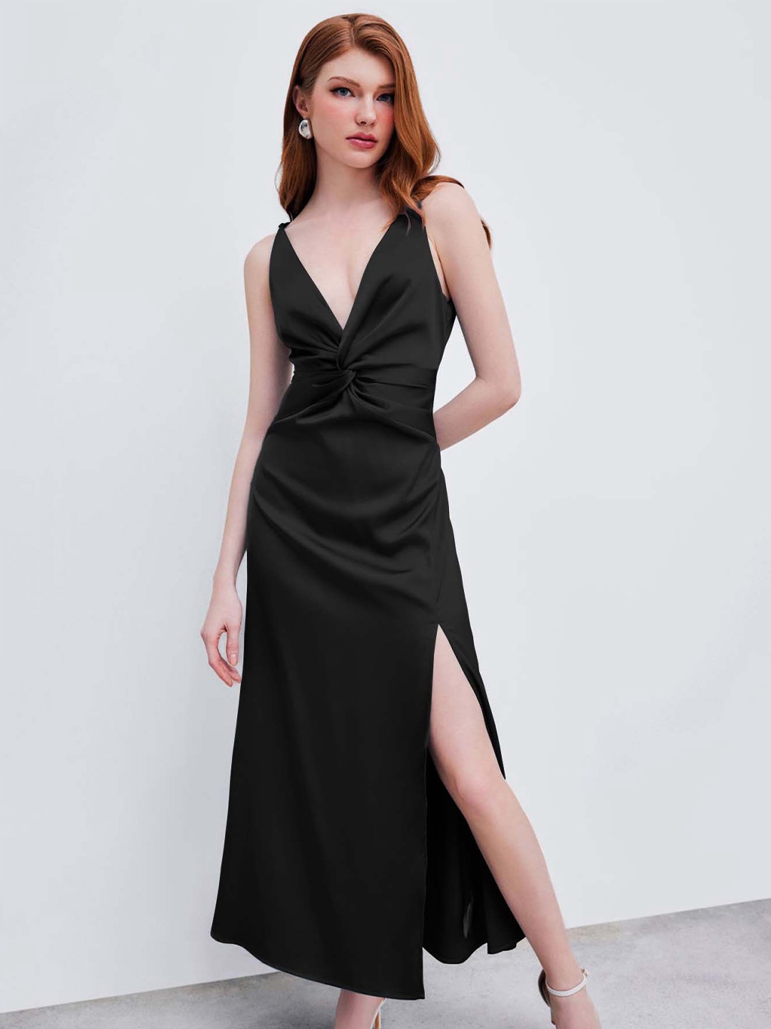 

DressBerry Women V-Neck Side Slit Midi Dress, Black