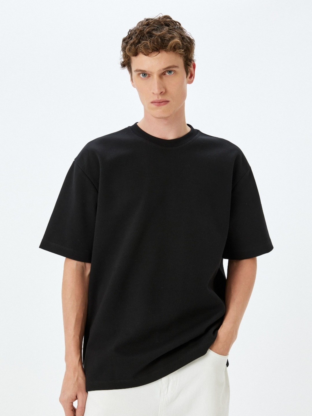

Koton Men Solid Round Neck Cotton Oversized T-shirt, Black