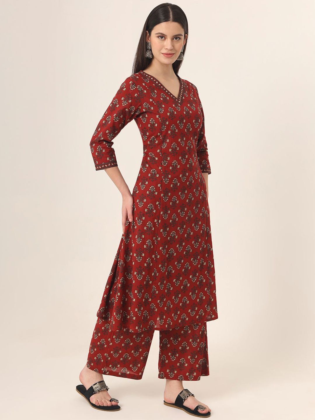 

Yufta Women Floral Printed Regular Kantha Work Pure Cotton Kurta with Palazzos & With Dupatta, Red