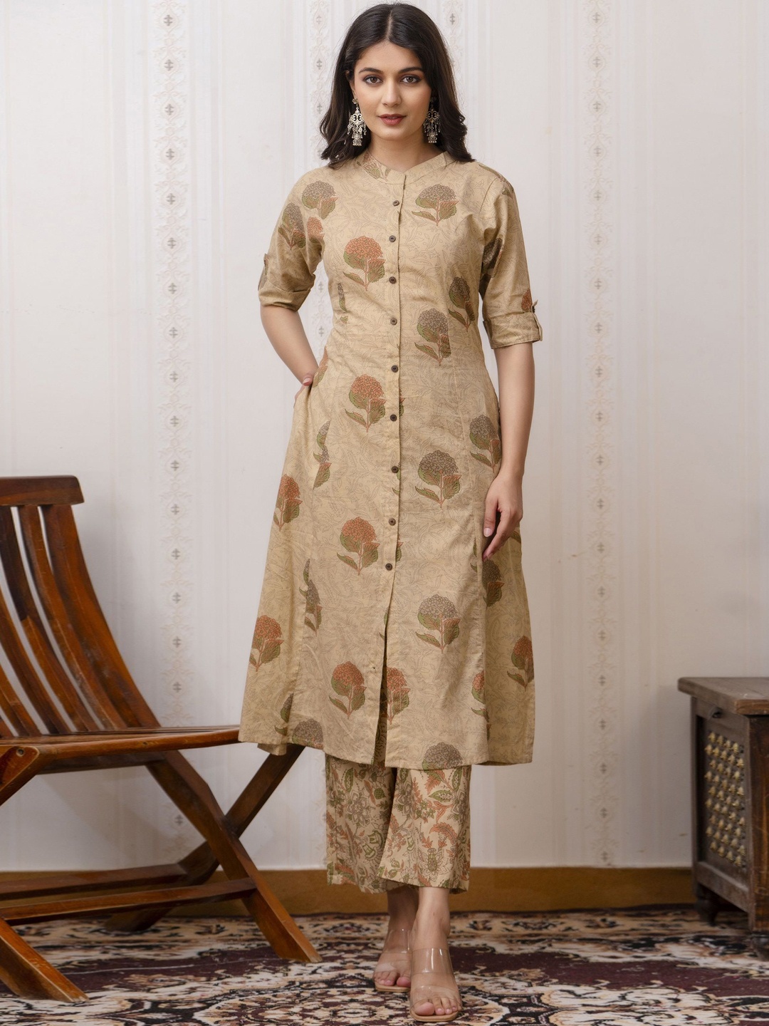 

MF Hayat Women Floral Printed Regular Pure Cotton Kurta with Pyjamas, Beige