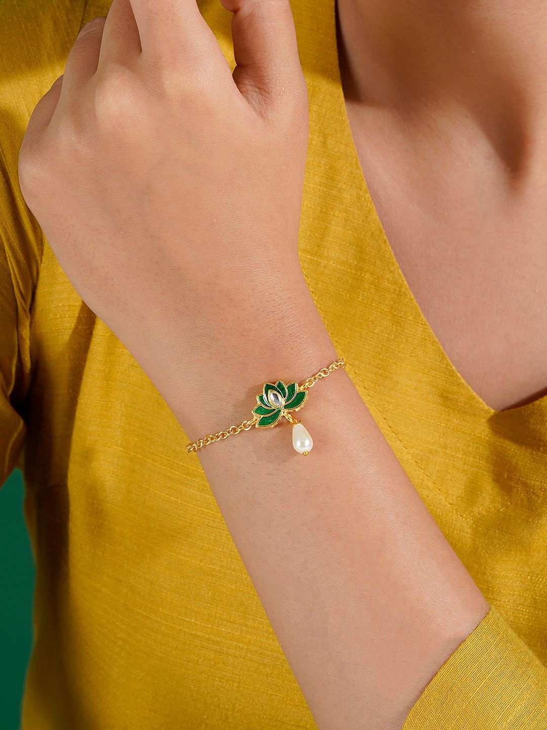 

TEEJH Women Handcrafted Gold-Plated Link Bracelet