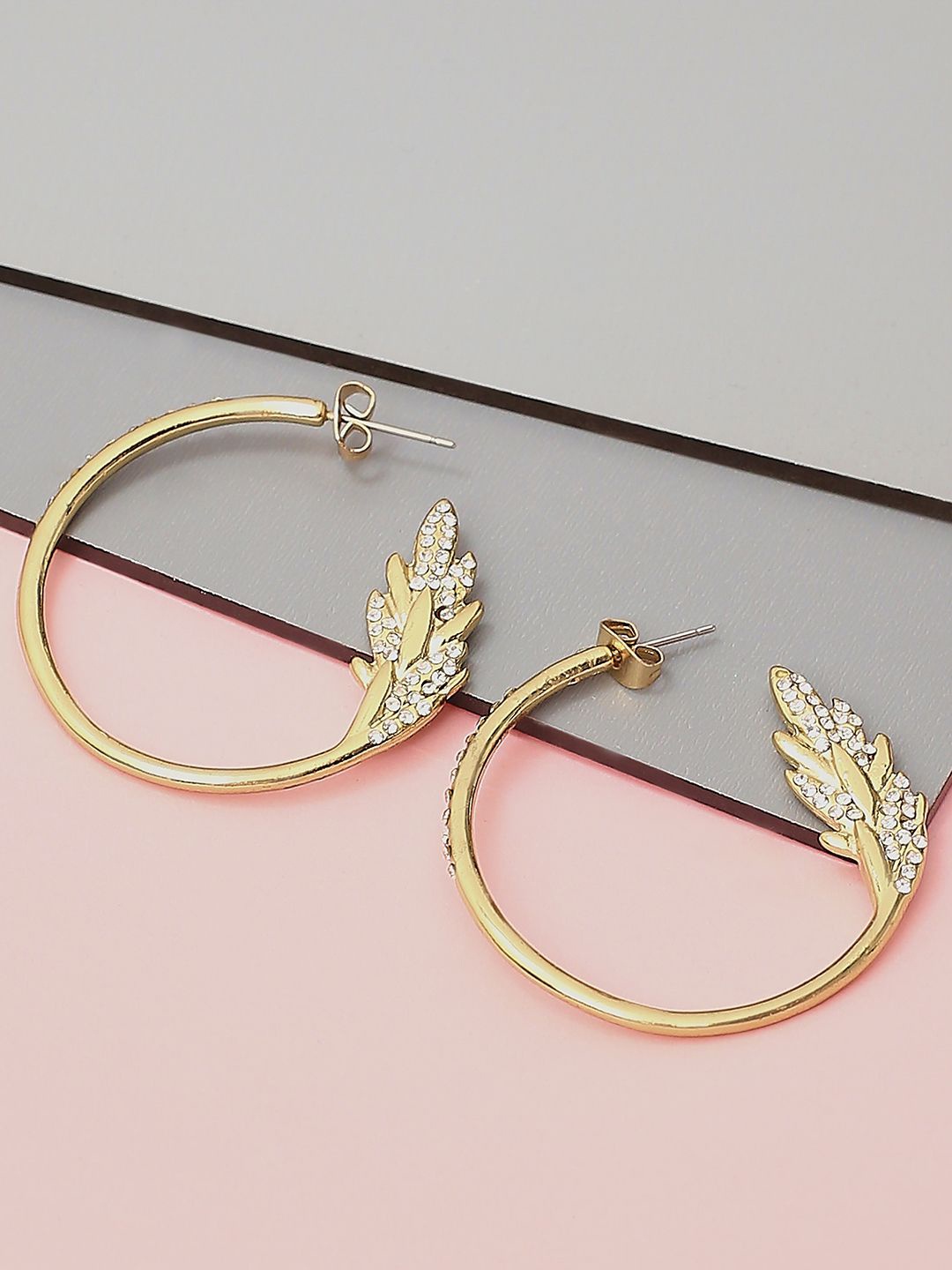 

DressBerry Contemporary Hoop Earrings, Gold