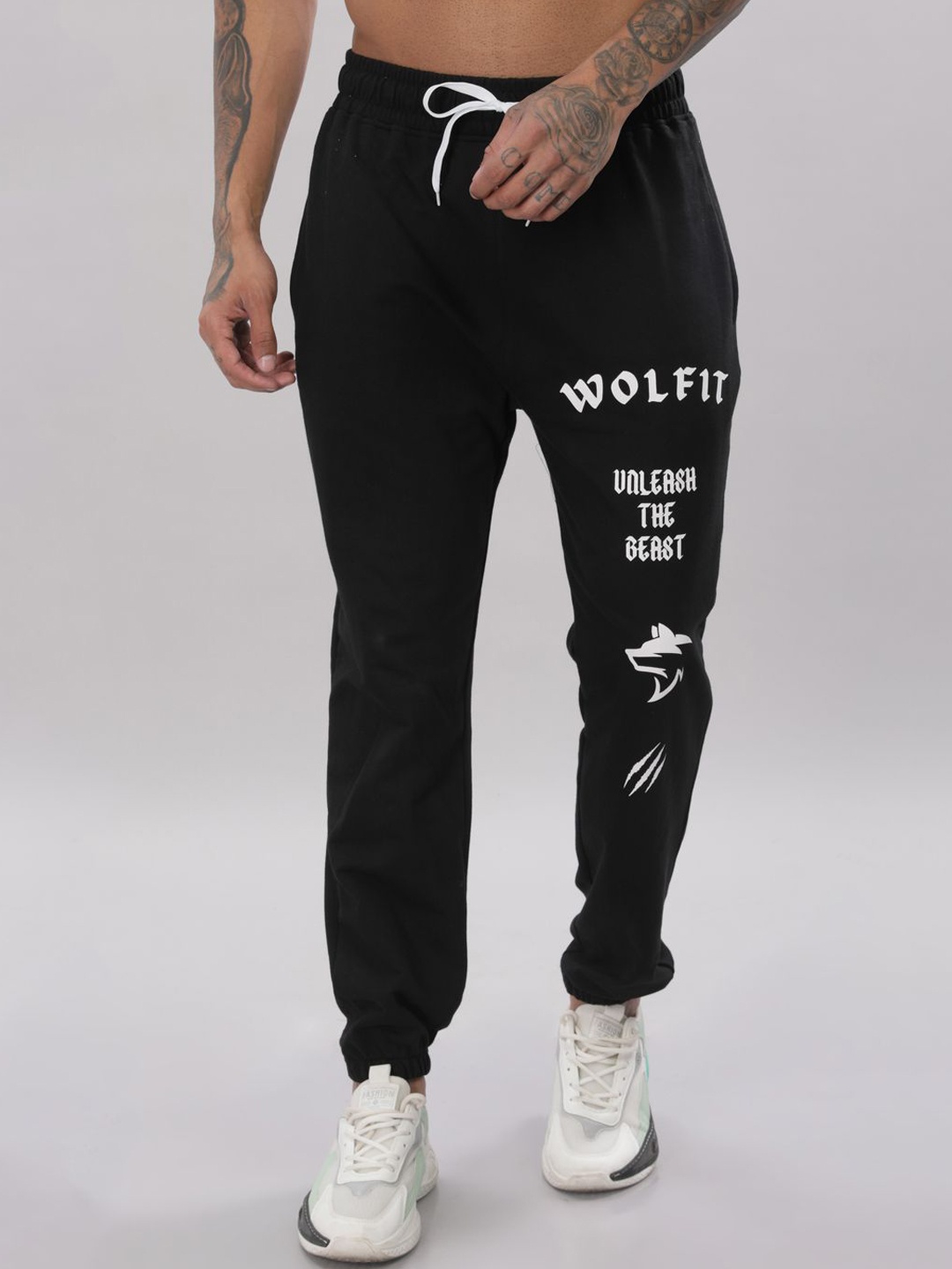 

WOLFIT ATHLEISURE Men Relaxed-Fit Mid-Rise Joggers, Black