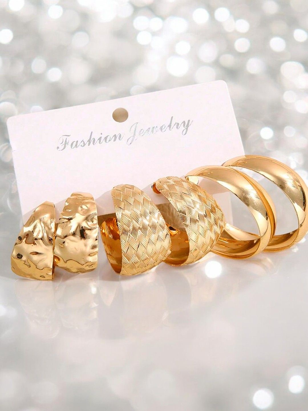 

DressBerry Contemporary Hoop Earrings, Gold