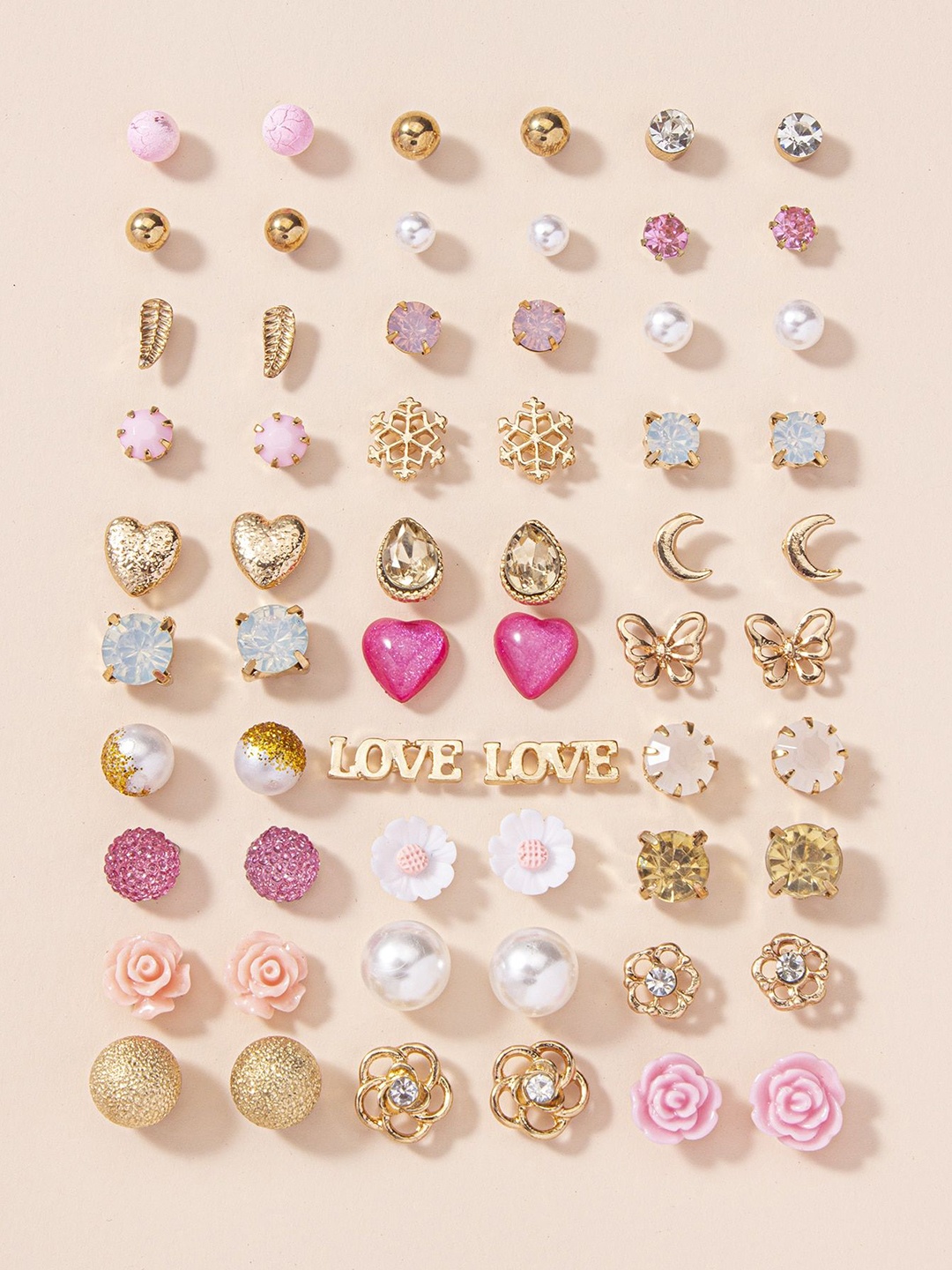 

DressBerry Heart Shaped Studs Earrings, Gold