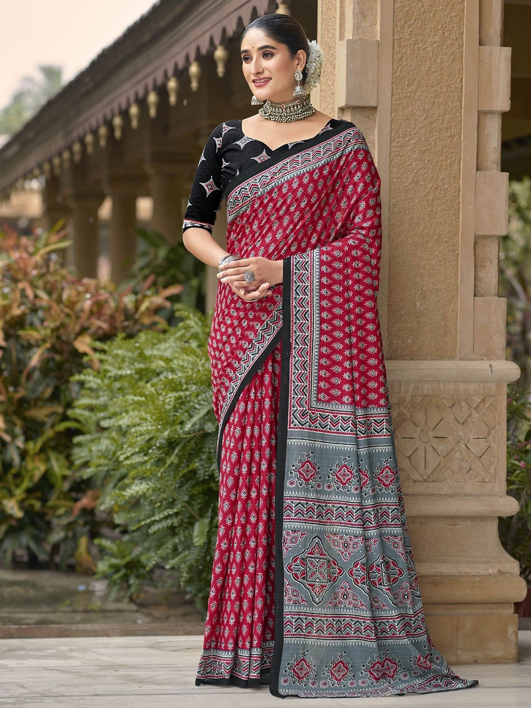 

Chandbaali Ajrak Printed Pure Cotton Bagru Saree, Maroon