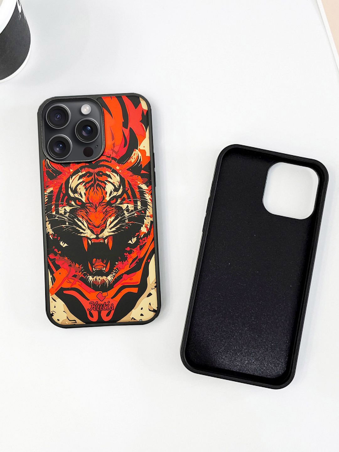 

TREEMODA Abstract Printed iPhone 15 Pro Max Back Case Mobile Accessories, Red
