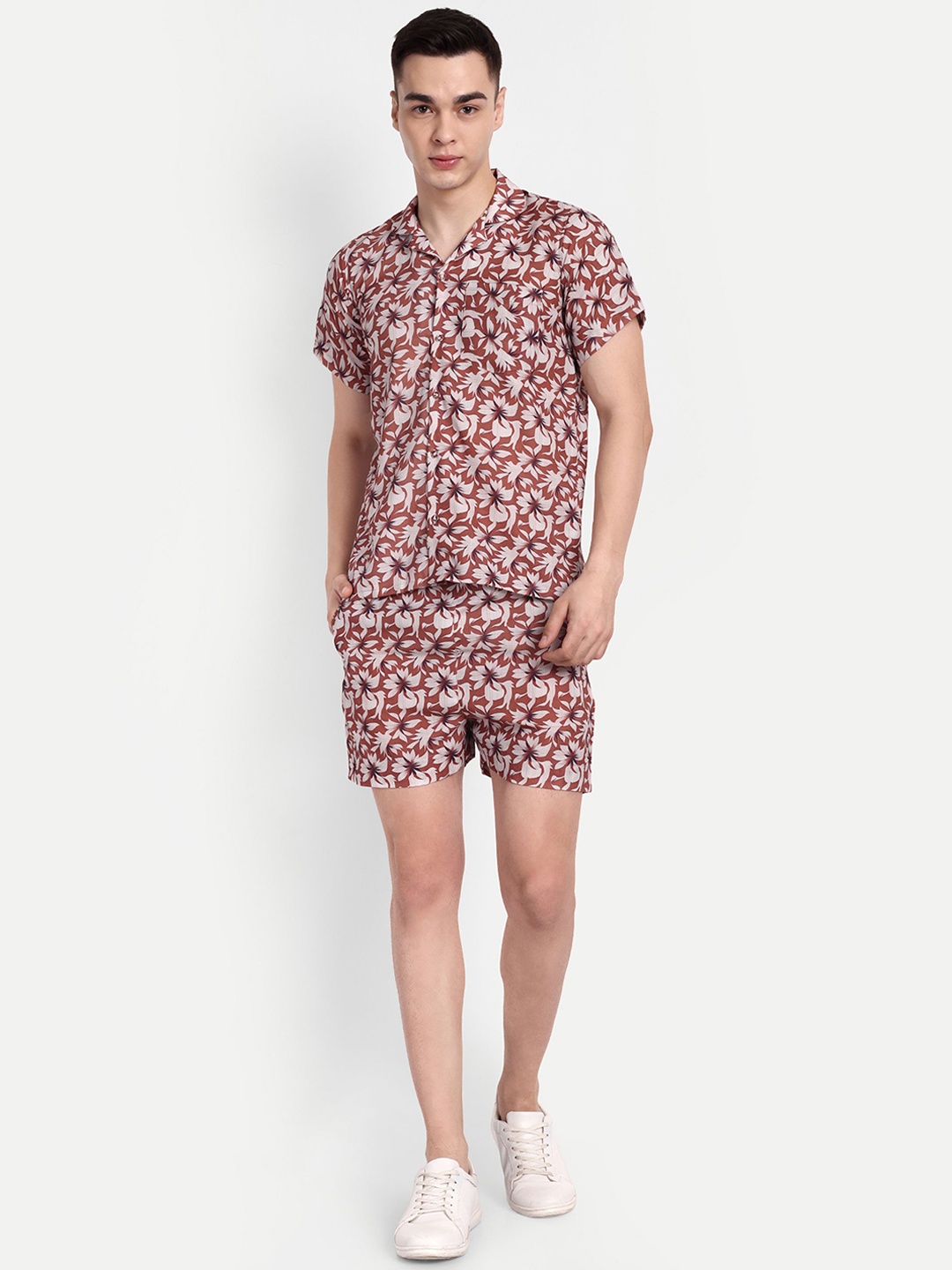 

TILISM Men Printed Short Sleeves Shirt With Short, Brown