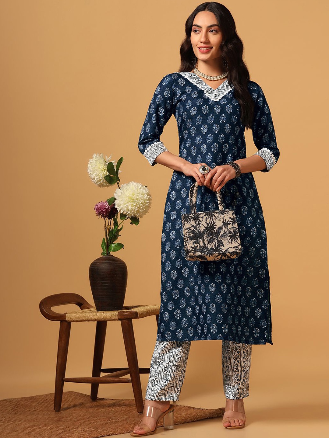 

BAESD Women Floral Printed Regular Kurta with Trousers, Blue