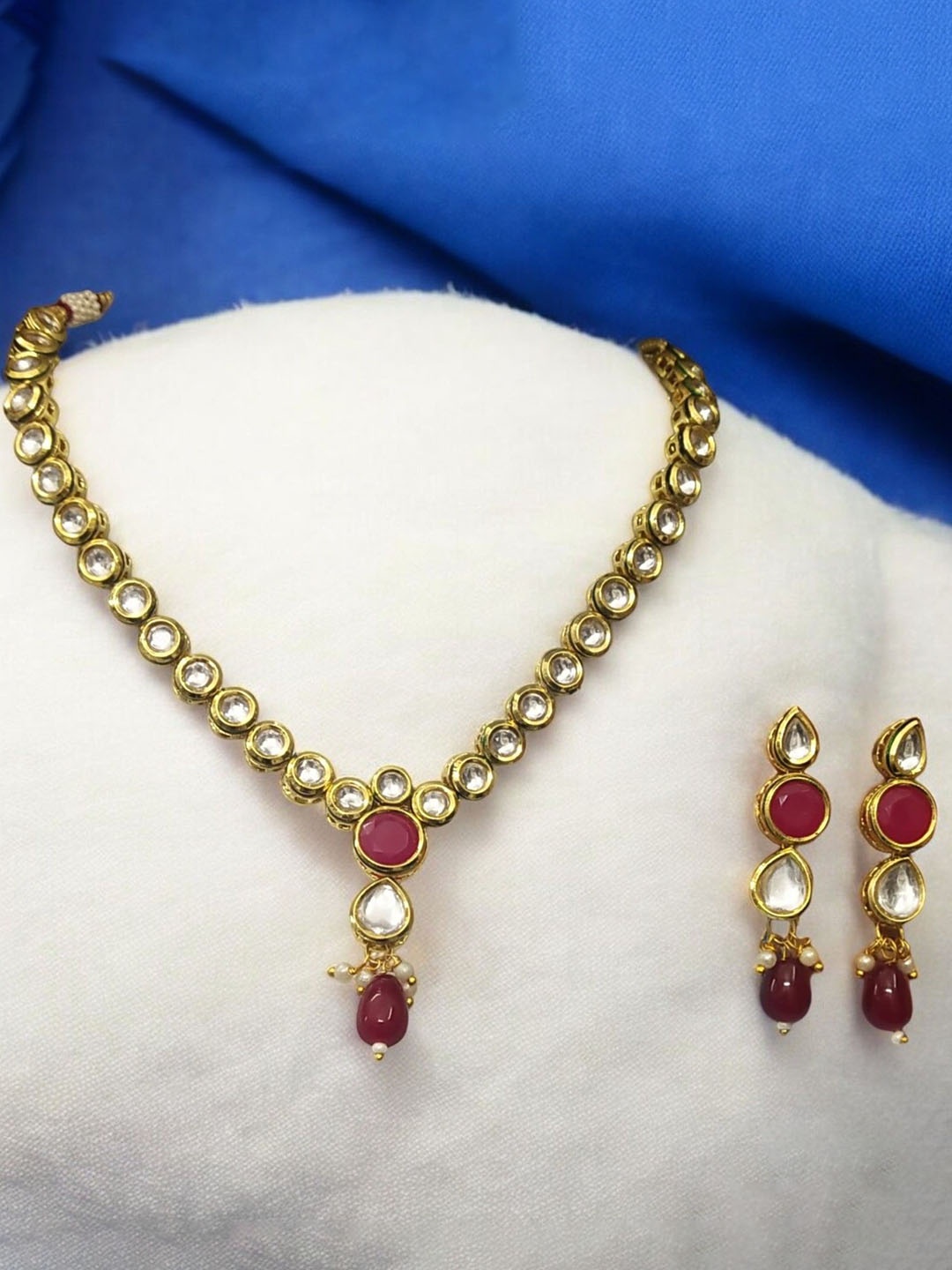 

Knigght Angel Jewels Gold-Plated Kundan-Studded &Jewellery Set, Red