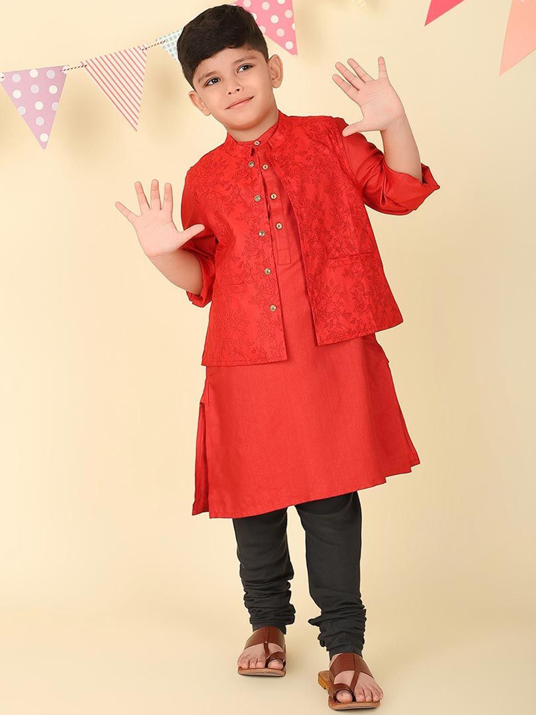 

Fabindia Boys Floral Printed Flared Sleeves Kurta, Red