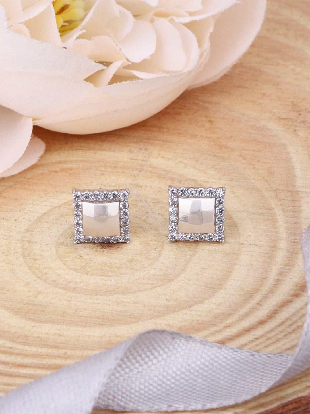 

Avyana Square Studs Earrings, Silver