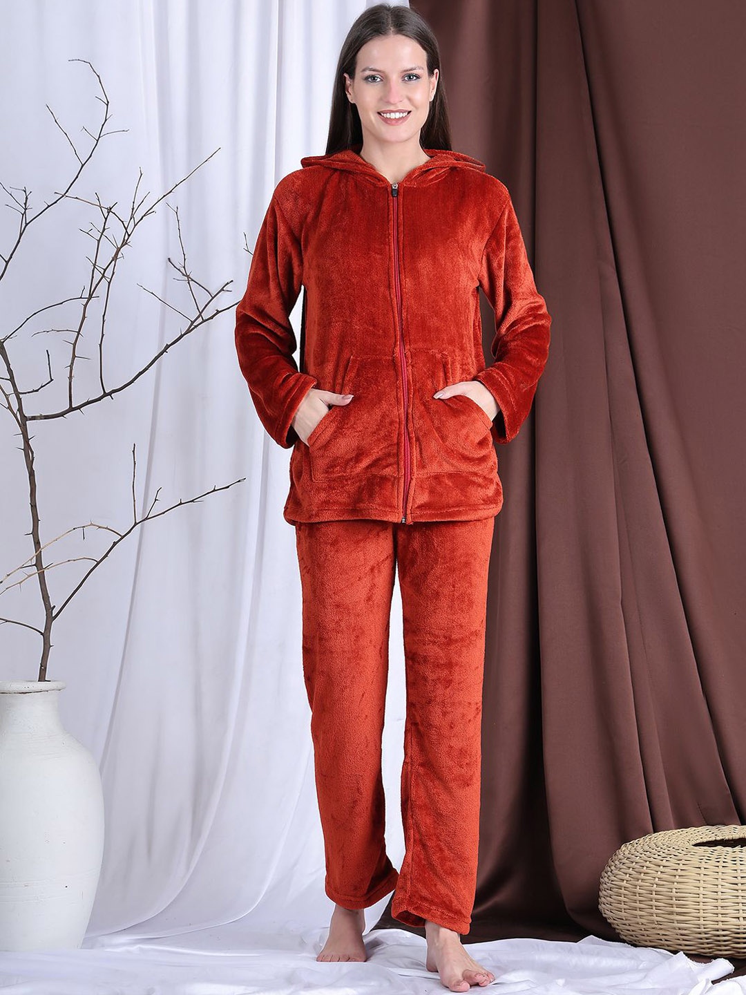

NEUDIS Women Hooded Long Sleeves Night suit, Maroon