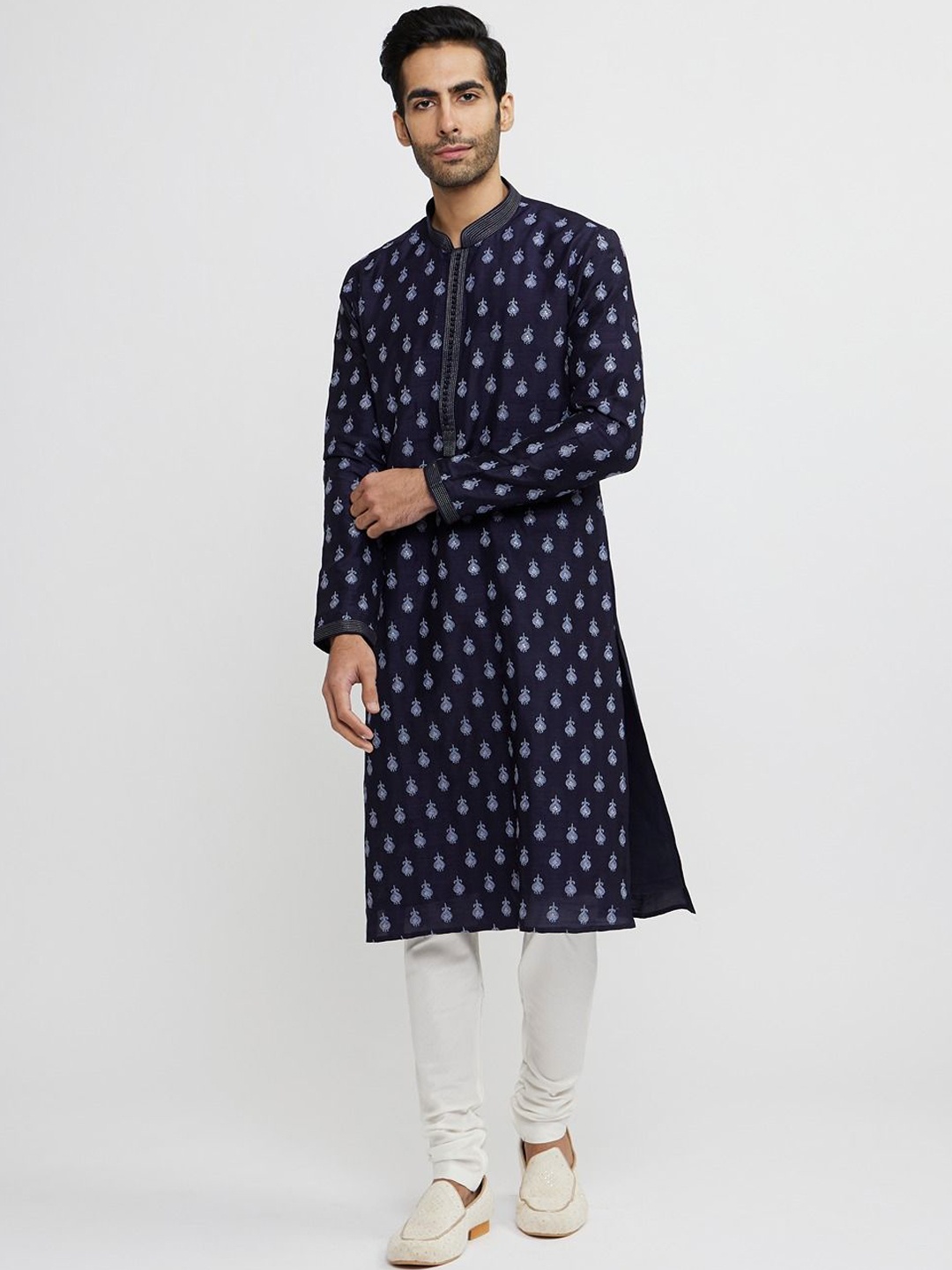 

Twamev Men Embroidered Regular Thread Work Kurta with Churidar, Blue