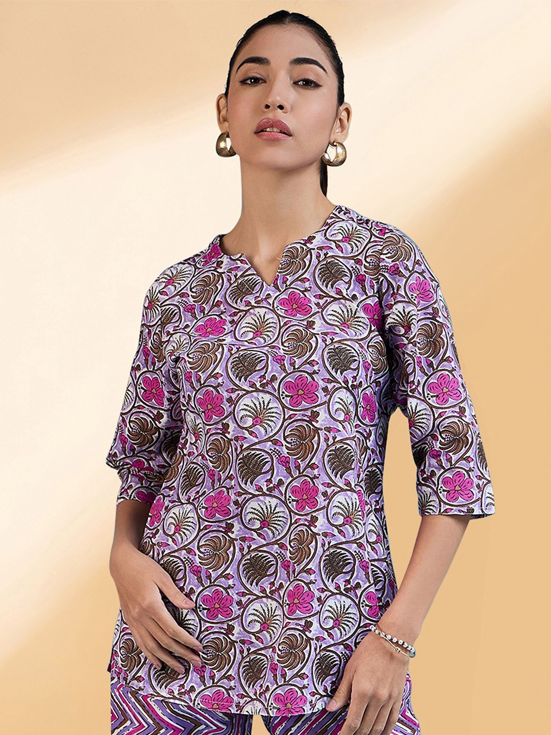 

Winza Designer Women Floral Printed V-Neck Cotton Kurti, Purple