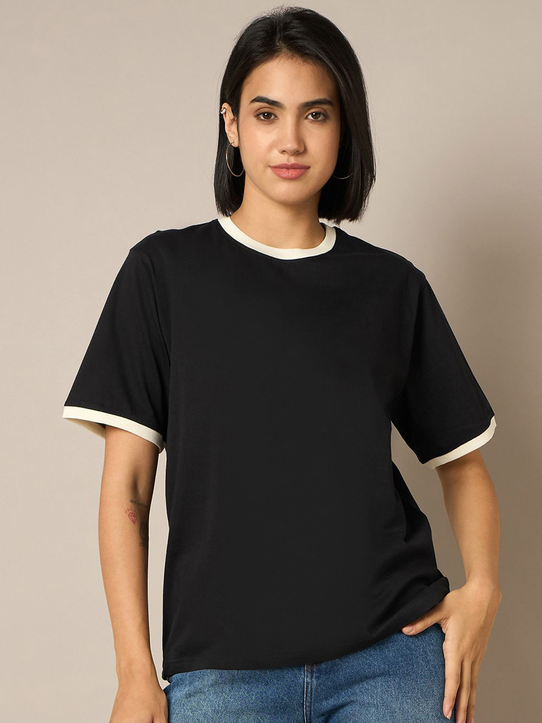

The Roadster Lifestyle Co Round Neck Pure Cotton Contrast Tipping Drop Shoulder T-Shirt, Black