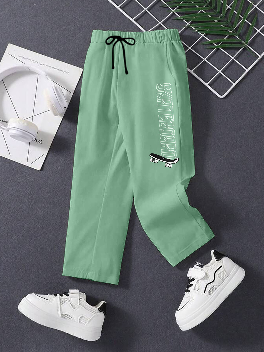 

CODEZ Boys Mid-Rise Regular Fit Track Pants, Green