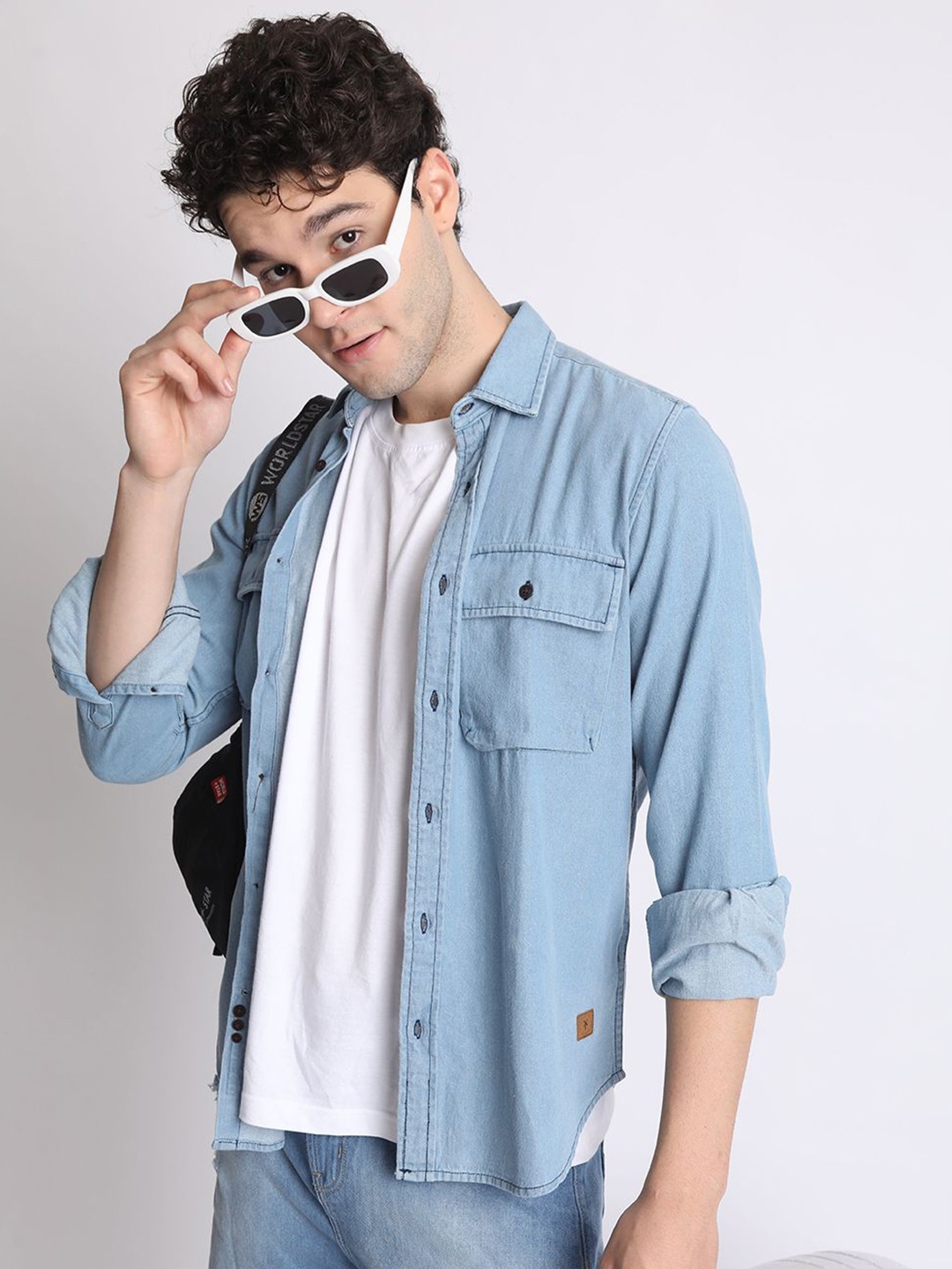 

The Roadster Lifestyle Co. Men Spread Collar Solid Cotton Casual Shirt, Blue