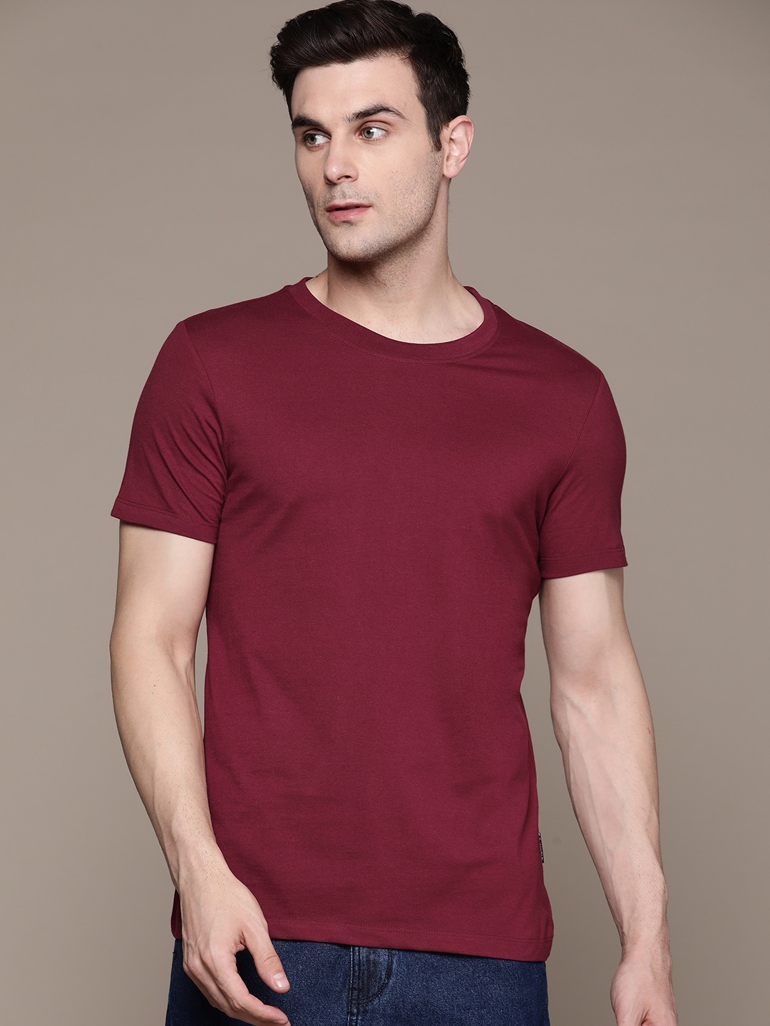 

The Roadster Lifestyle Co. Round Neck T-shirt, Maroon