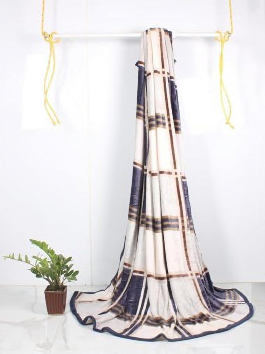 

Sarla Blankets And Beyond Violet & White Checked AC Room 300 GSM Single Bed Blanket