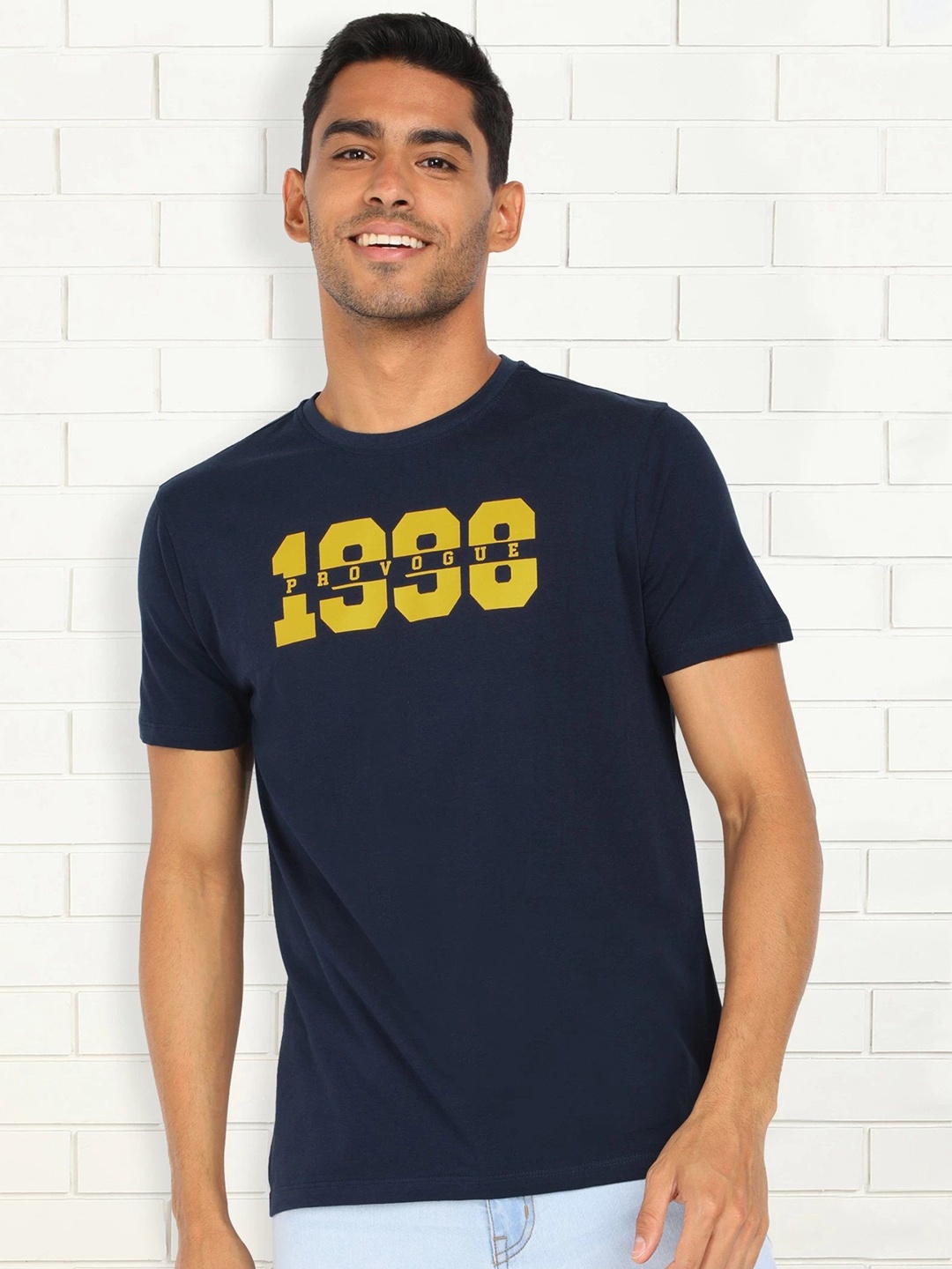 

Provogue Men Typography Checked Pockets T-shirt, Navy blue
