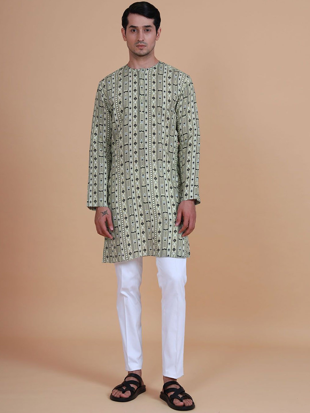 

RR Blue Men Geometric Thread Work Kurta, Green