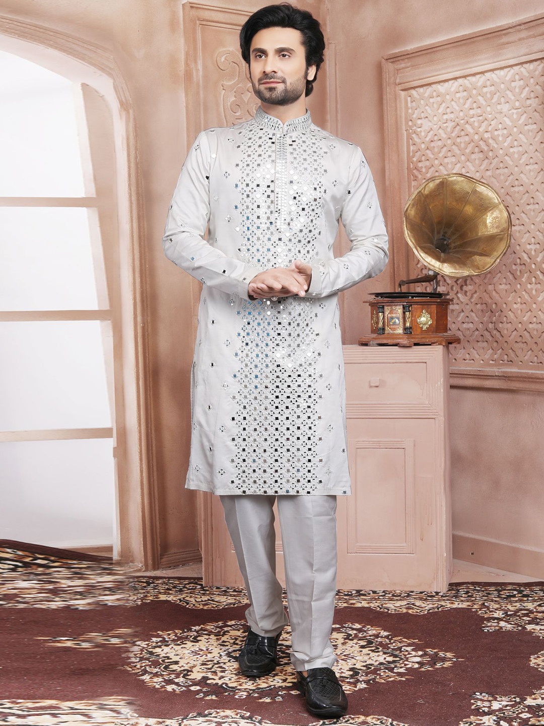 

EVASTRO Men Ethnic Motifs Embroidered Regular Pure Cotton Kurta with Trousers, White