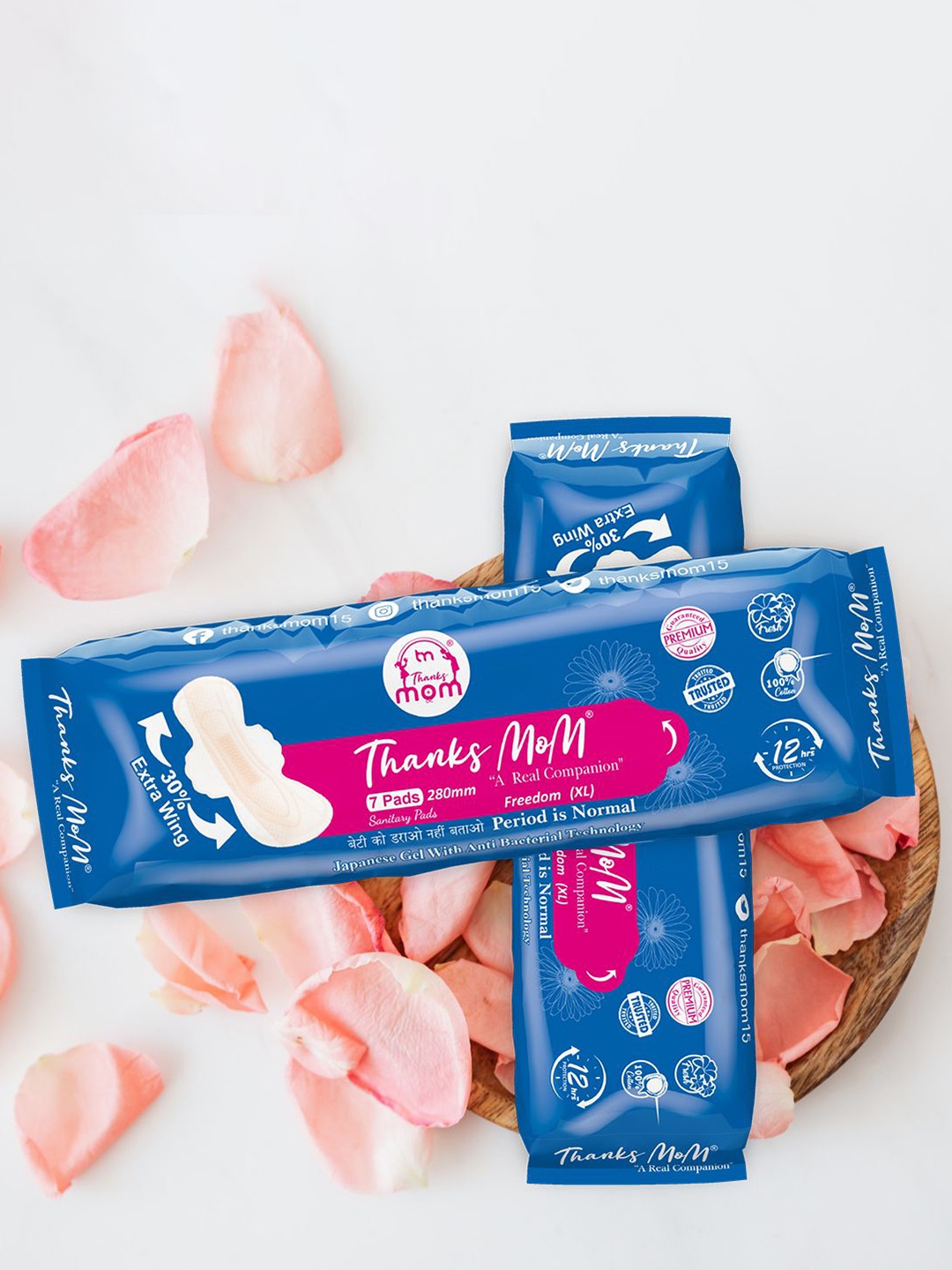 

THANKS MOM Pack Of 17 Freedom Cotton Leakproof Sanitary Pads With Razor-XL-6 Pads Each, White
