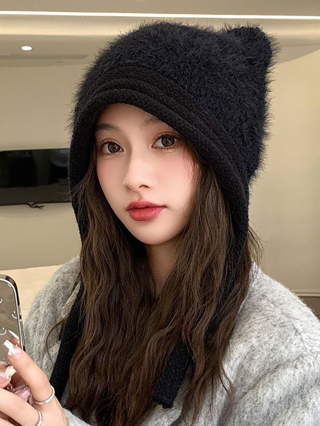 

StyleCast x Revolte Women Beanie has a visor, Black