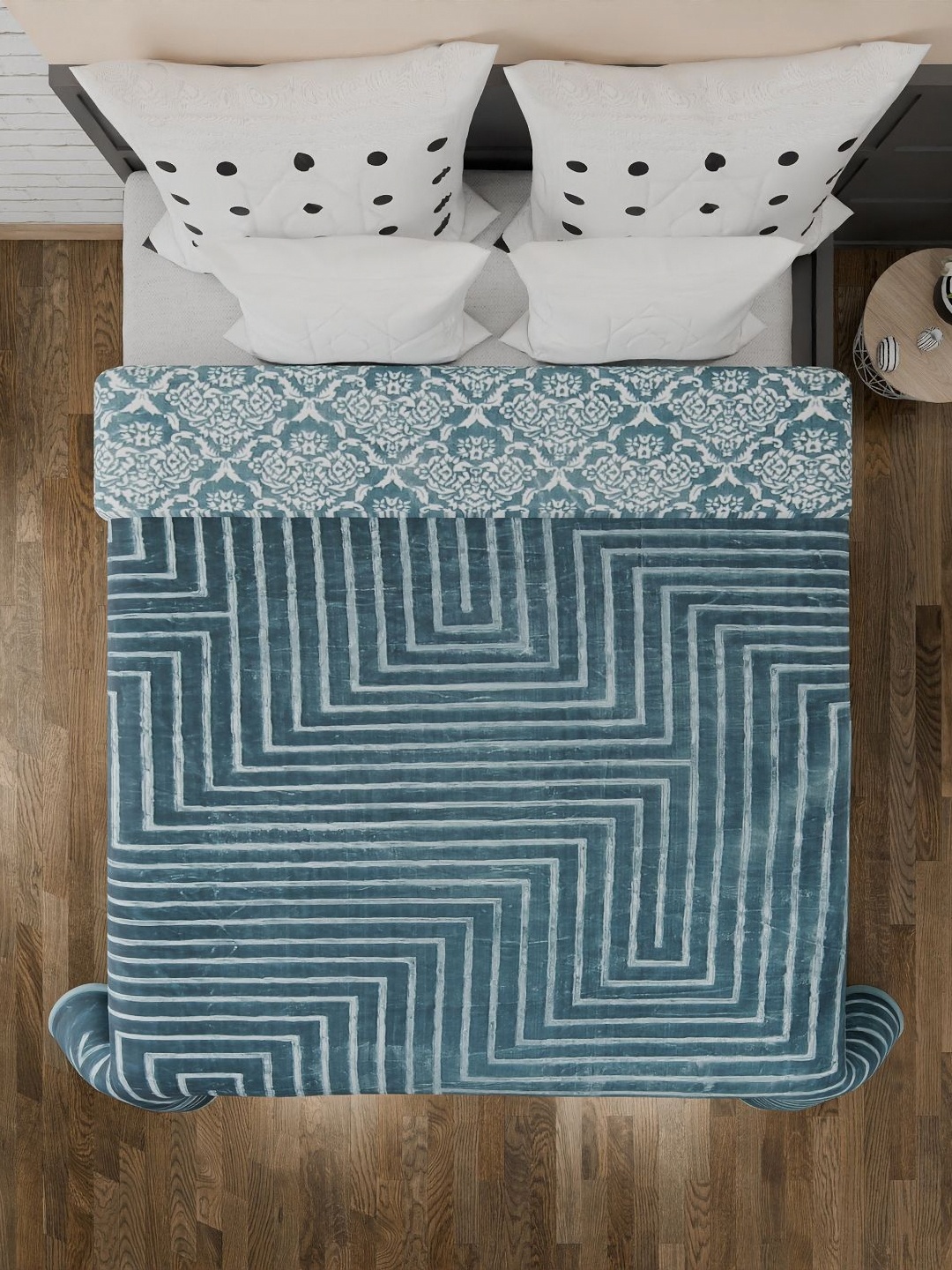 

Aura Blue & White Geometric Mink Heavy Winter Double Bed Blanket