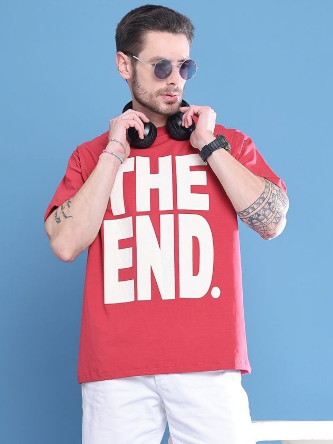 

DOOR74 Men Typography Printed Drop-Shoulder Sleeves T-shirt, Red