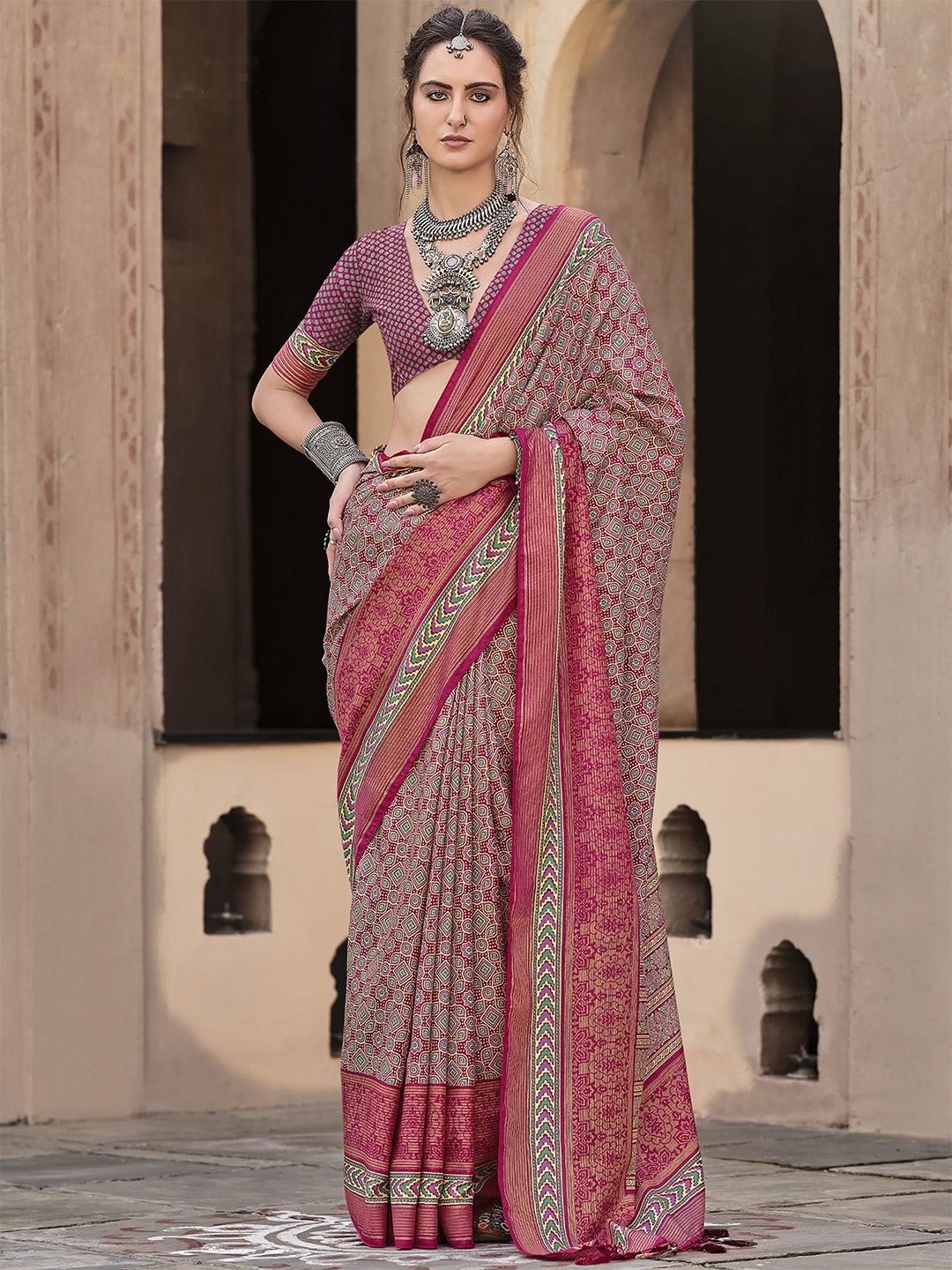 

elora Woven Design Zari Patola Saree, Pink