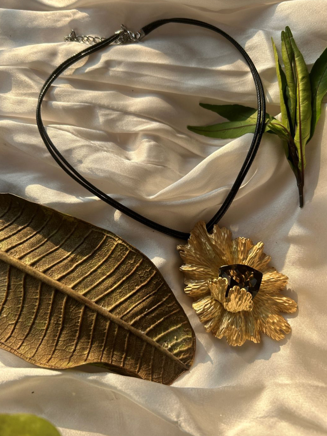 

The Jewellery Tale Brass Gold-Plated Necklace